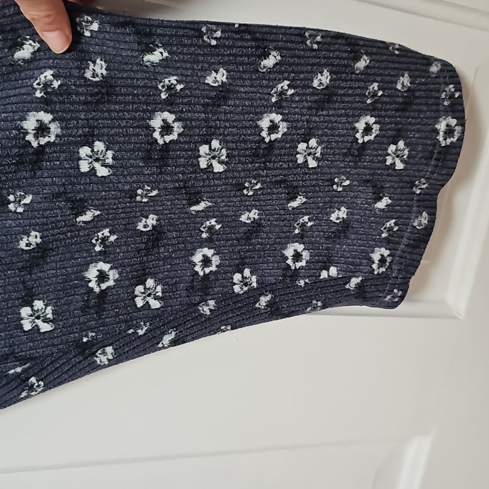 Isaac Mizrahi Dark Blue Floral Pajama Set - Picture 9 of 13